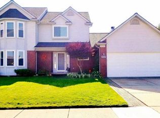 22516 Clearwater Dr, Macomb, MI 48044
