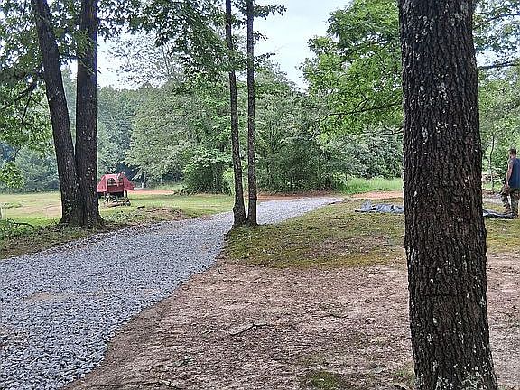 3rd image of 2795 E Mountain Rd