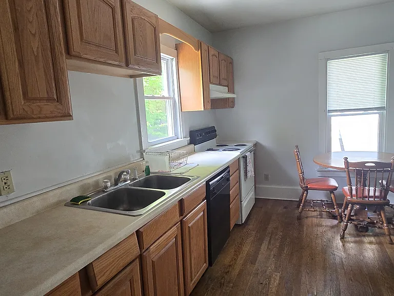 22 Frank St — Photo 3