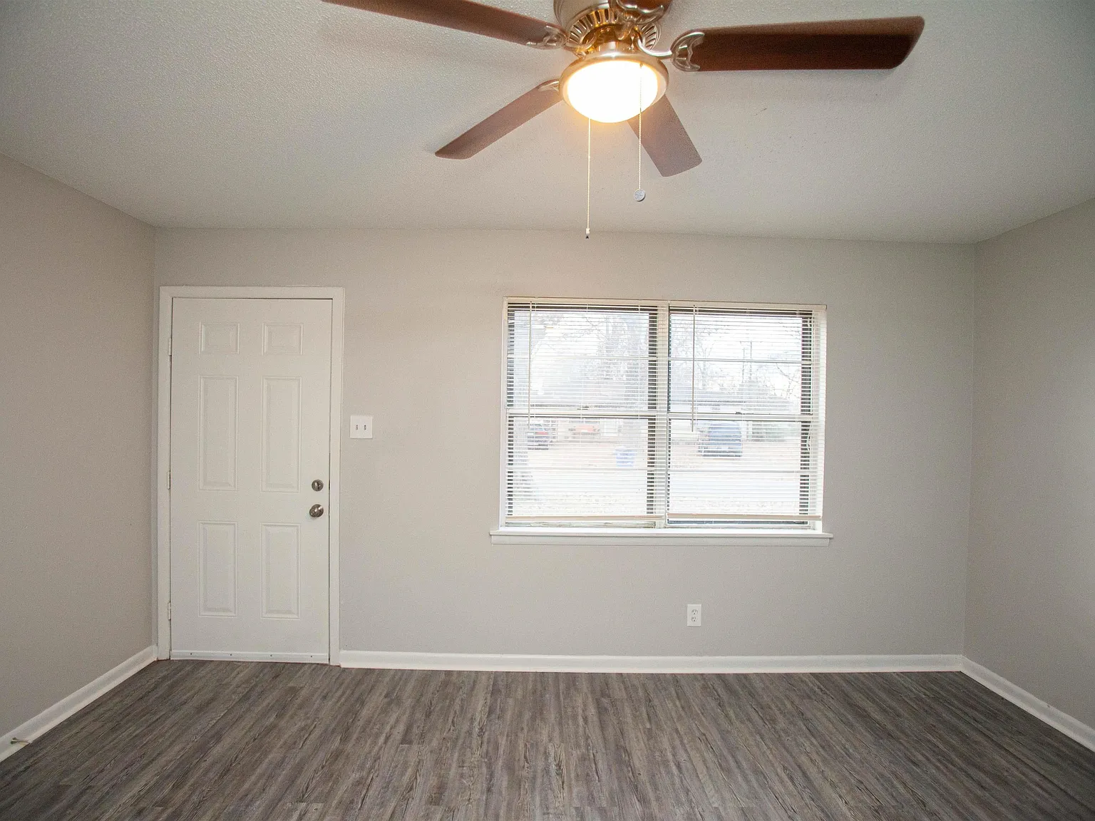 3 bed, 1.5 bath, 988 sqft, $1,150 — Photo 4