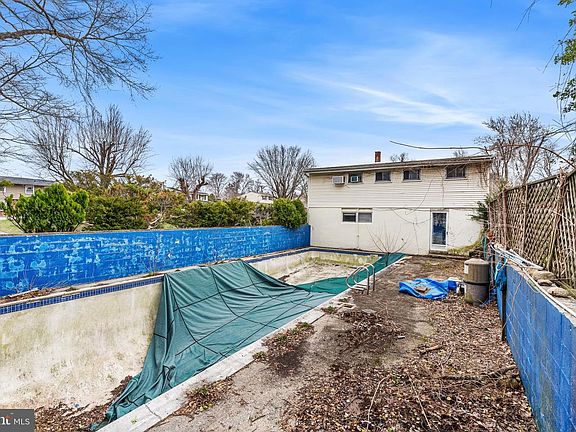 3rd image of 1542 Daws Rd