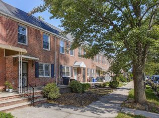 5035 207th St, Oakland Gardens, NY 11364