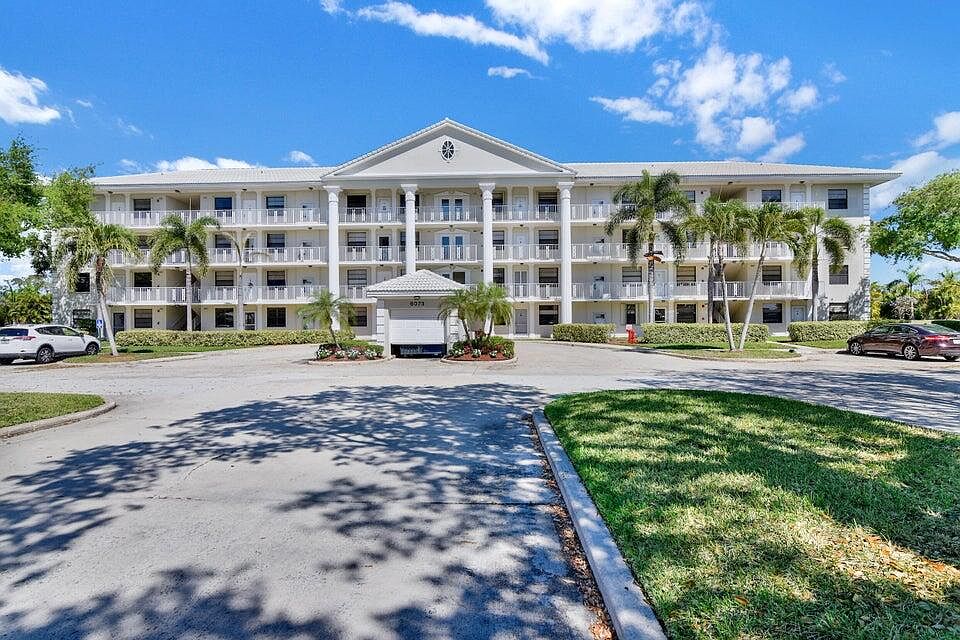 6181 Balboa Circle #301