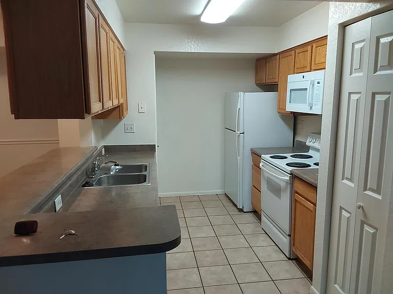 2551 24th St #B1-B-1 — Photo 17