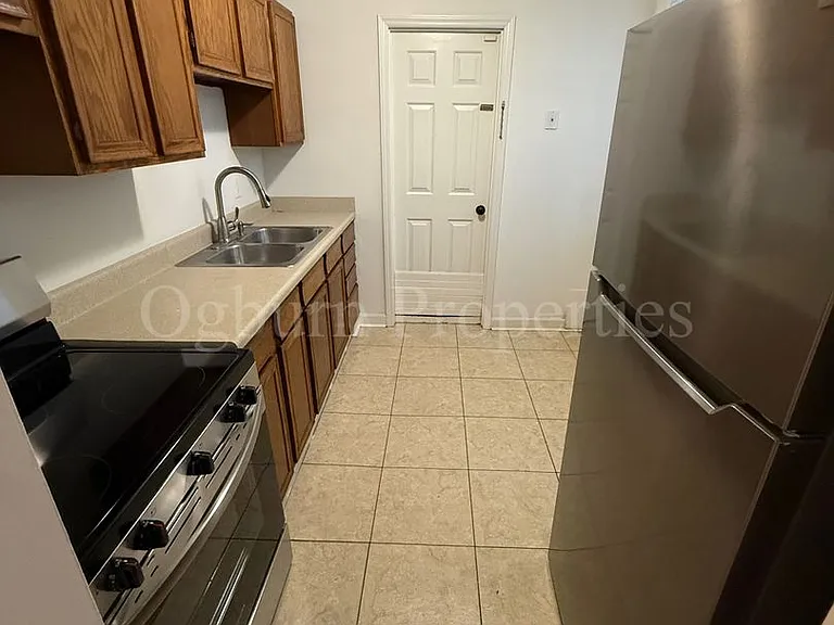 245 Corona St — Photo 4