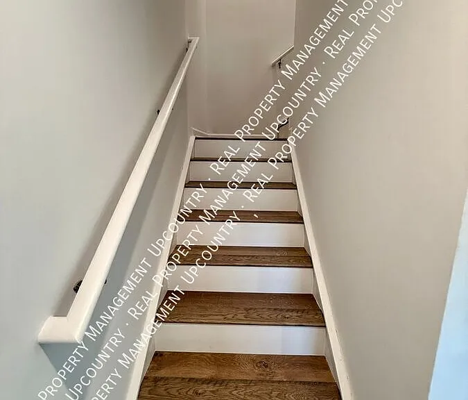 120 Fernside Ct — Photo 8