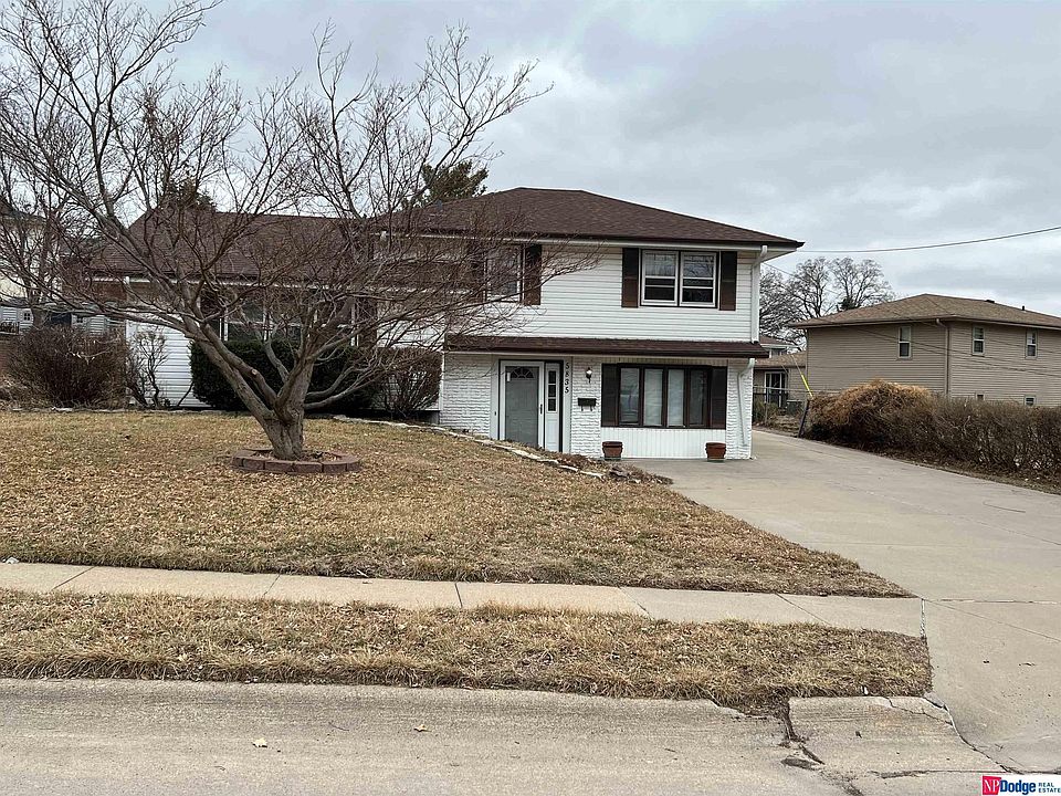 1st image of 5835 S 91st St