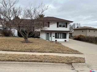 5835 S 91st St, Omaha, NE 68127