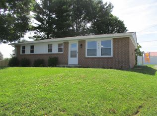 922 Skyview Dr, Chilhowie, VA 24319