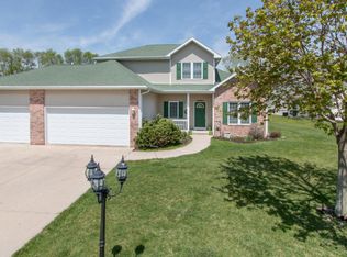 214 E Lake View Dr, Whitewater, WI 53190