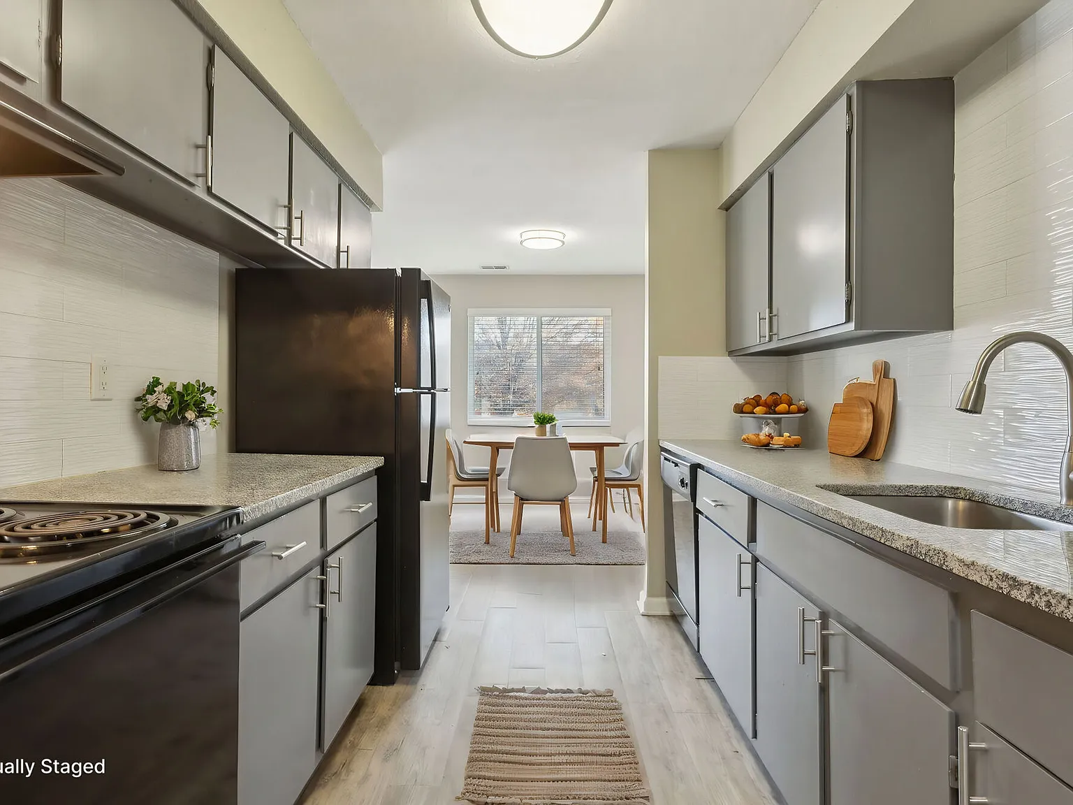 Applewood At The Cove Apartments — Photo 2