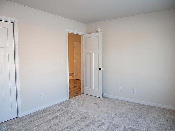5th image of 304 N Neuman Blvd