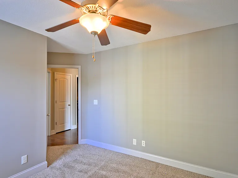 404 Leslie Wood Dr — Photo 26