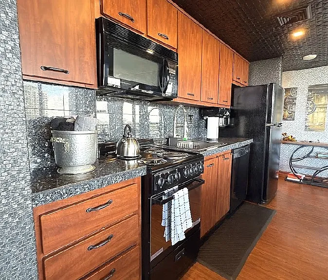 1720 Harrison St #16E — Photo 17