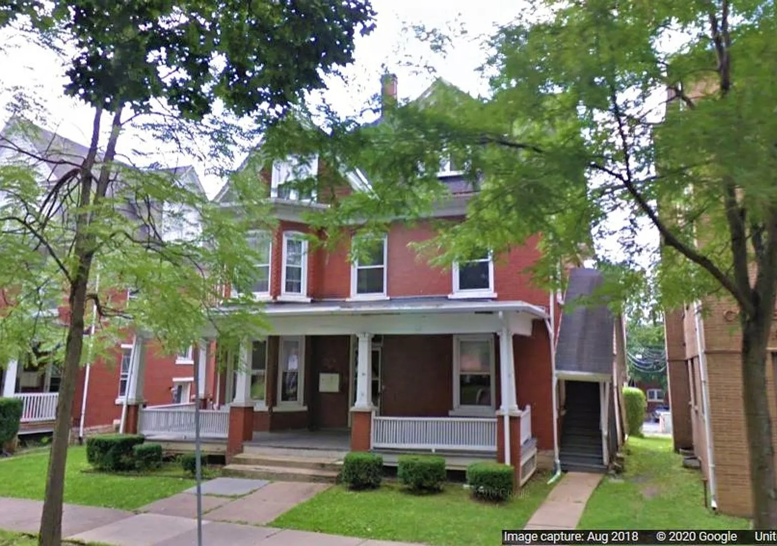 College Avenue, West-532 — Photo 1