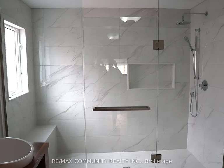 66 Coolspring Cres — Photo 15