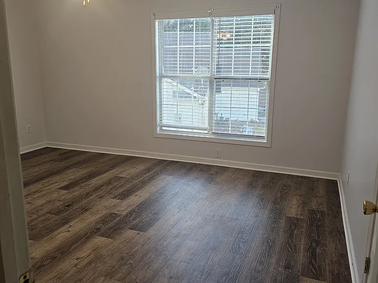 340 Circle Rd — Photo 2