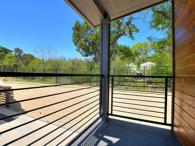 1130 Lott Ave #B — Photo 28