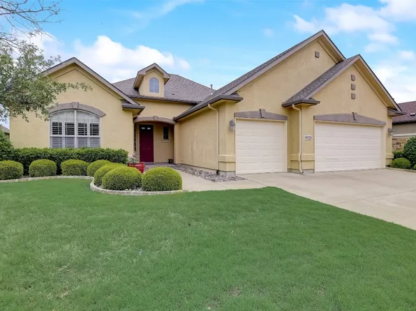 8920 Crestview Dr, Denton, TX 76207