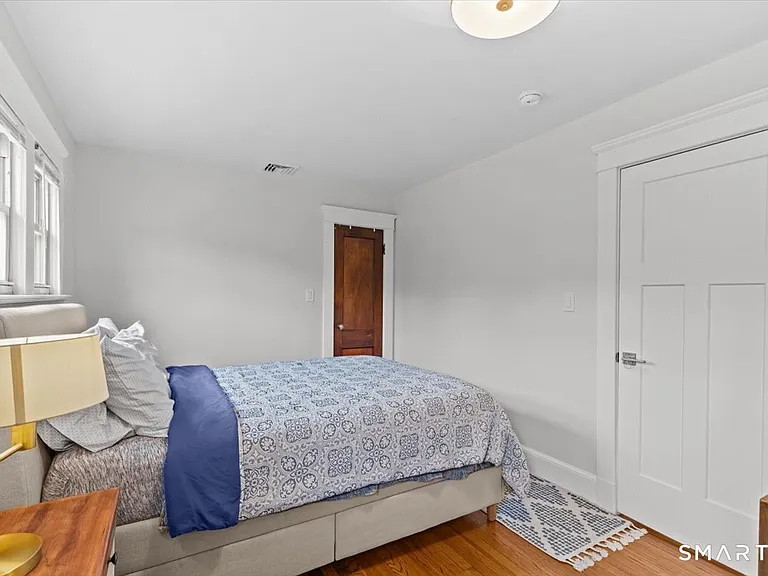 653 Forest Rd — Photo 15