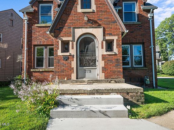 4th image of 2119 Kensington Rd