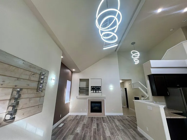 2749 Marlow Ct — Photo 8