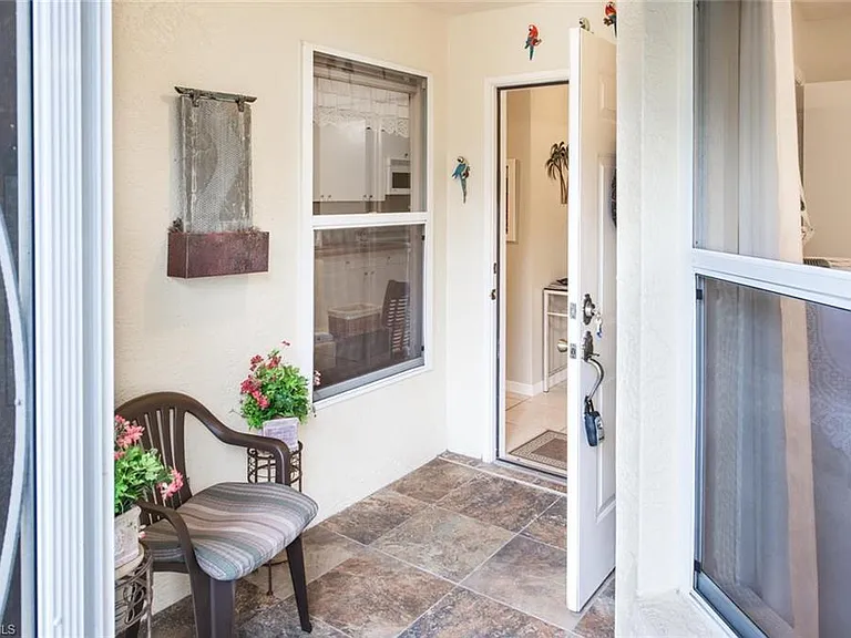 3728 Stone Way — Photo 3