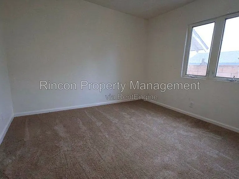 3570 S B St — Photo 8