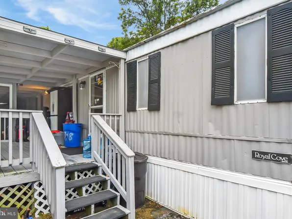 248 5th St, Lothian, MD 20711