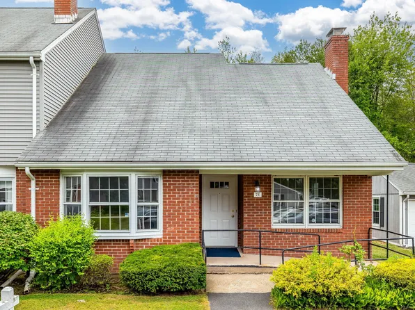 7 Barrington Drive #E, Wethersfield, CT 06109