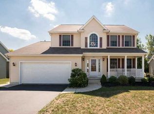 134 Foxcroft Dr, Hamburg, NY 14075