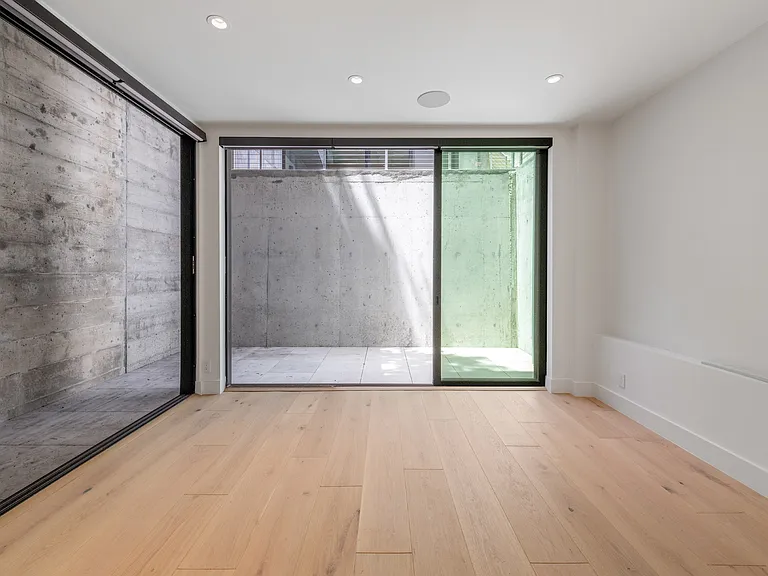 660 Carolina St — Photo 33