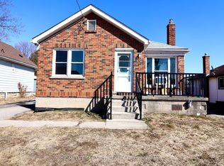 38 Oliver St W, London, ON N5Z 2E6