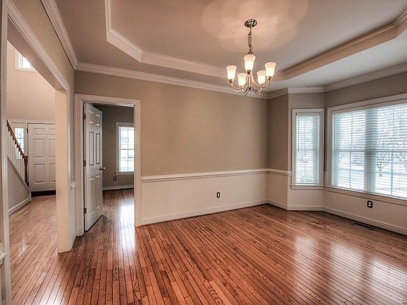 5th image of 5908 Herrick Pl