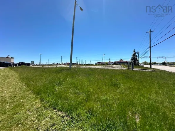 70 Starrs Rd, Yarmouth, NS B5A 2T5