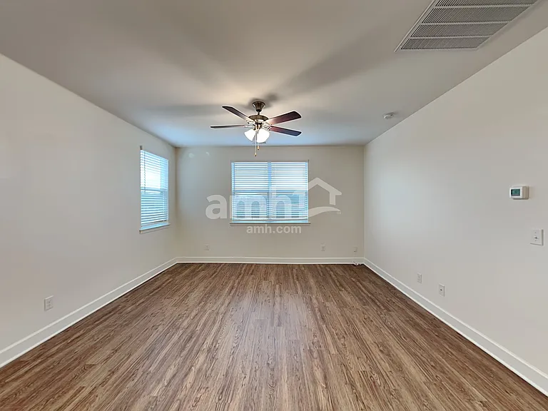 4329 Longfellow Dr — Photo 8