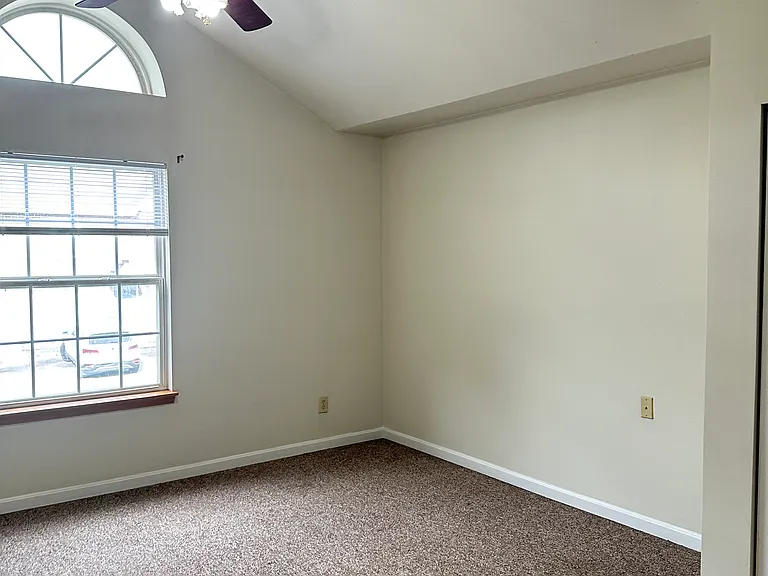 4531 Meadowlark Manor Ln — Photo 9