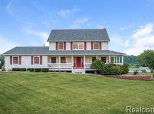 1033 S Hacker Rd, Brighton, MI 48114