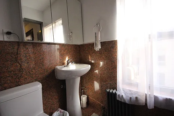 Rented by Dynamik Realty | media 21