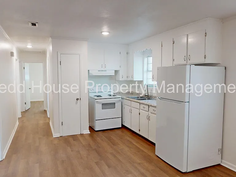 502 Fitzsimmons St — Photo 7