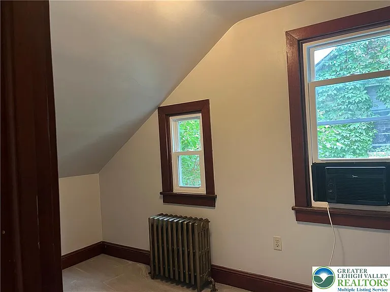 543 W Emaus Ave — Photo 46
