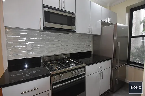 Rented by Bond New York | media 15