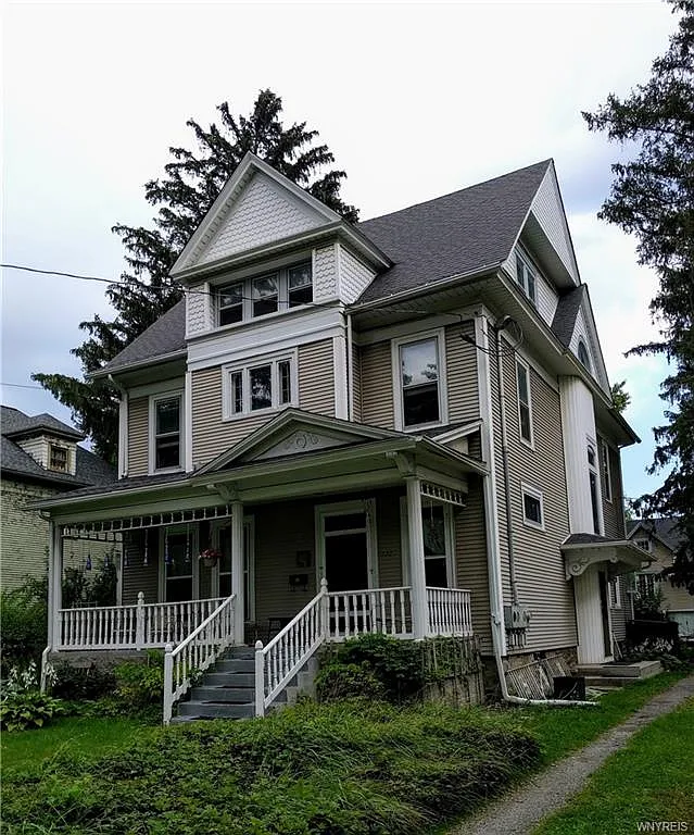 323 East Ave photo 1