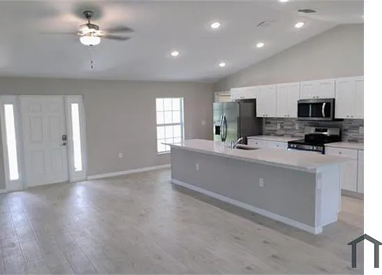 4065 NW 36th Ave
