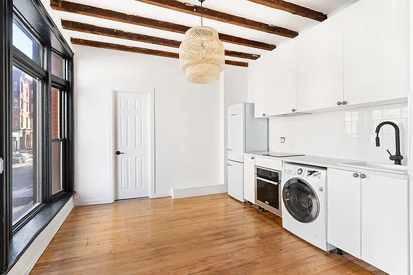 Rented by The Agency | media 4