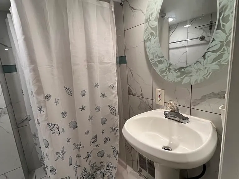 115 W Roselyn St #1 — Photo 10