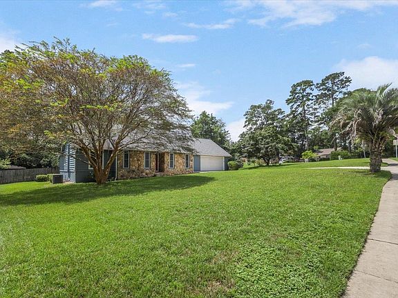 2nd image of 2387 Royal Oaks Dr