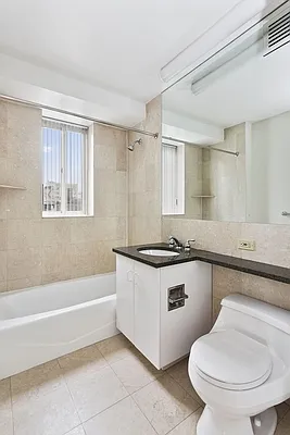 Rented by REAL New York | media 25