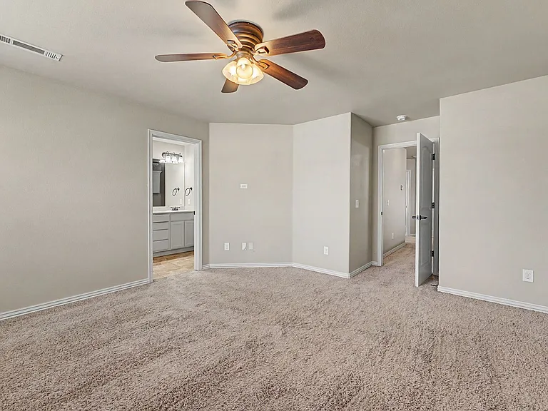 592 N Longfellow Ln — Photo 10