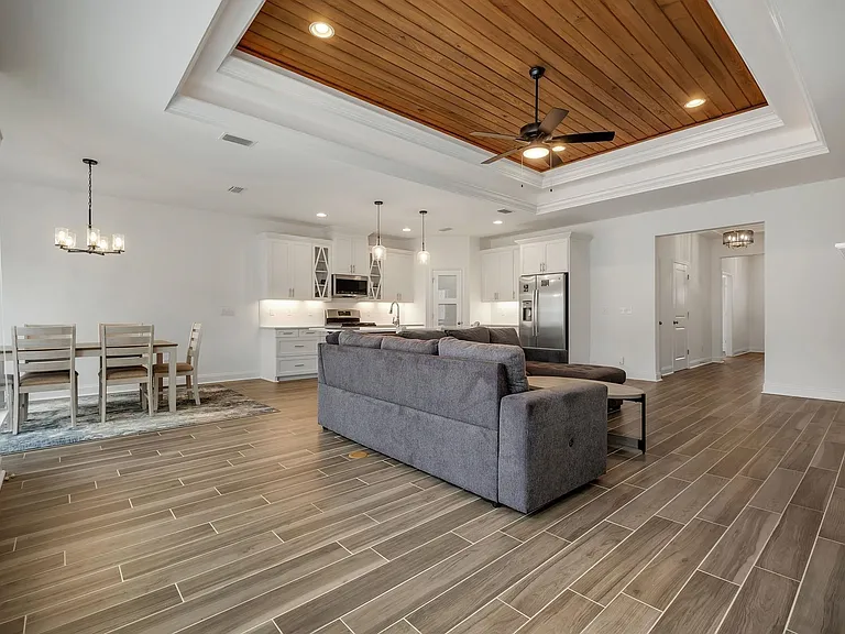 251 Bienville Pl — Photo 14